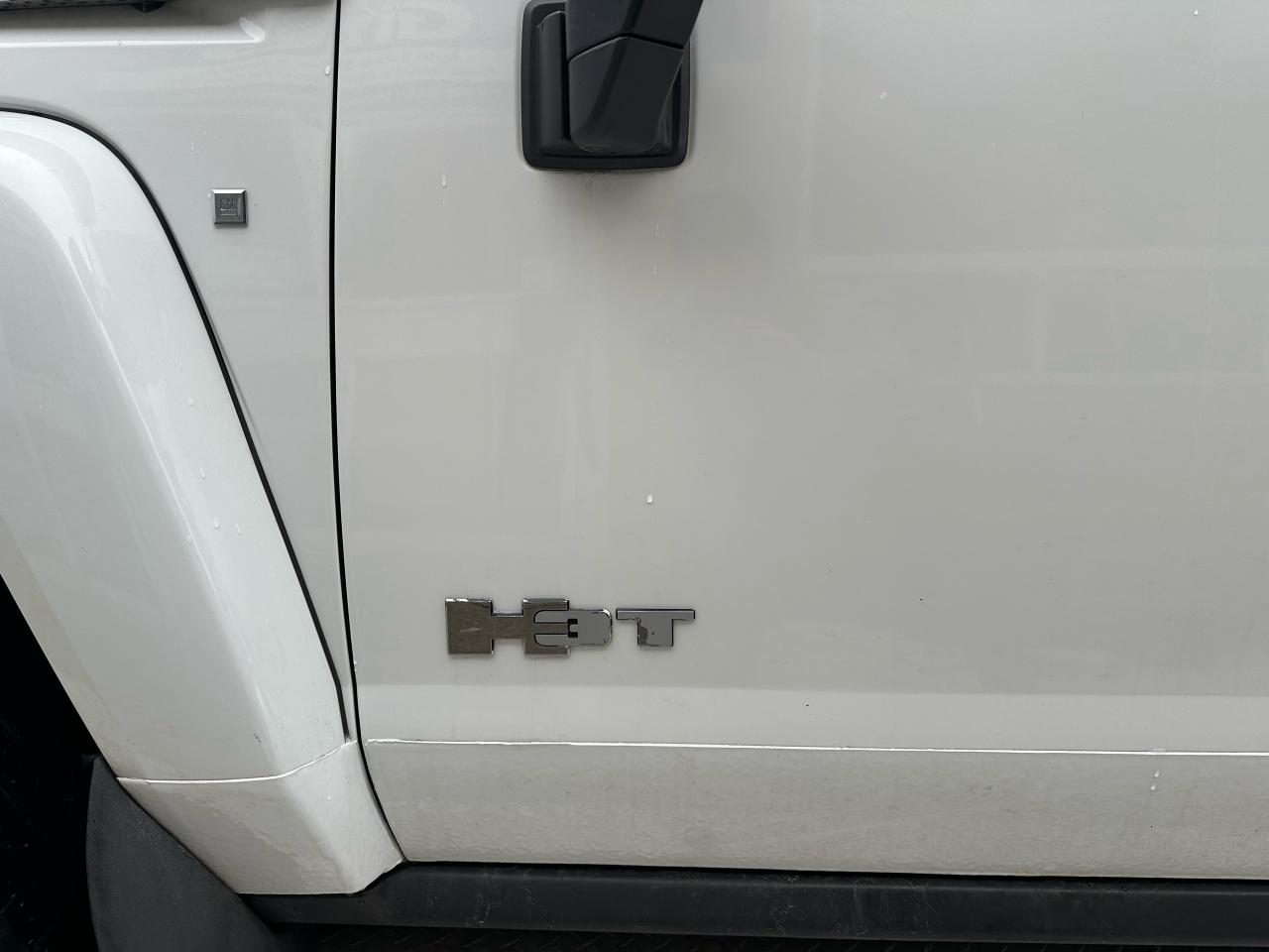 2009 Hummer H3 H3T Photo3