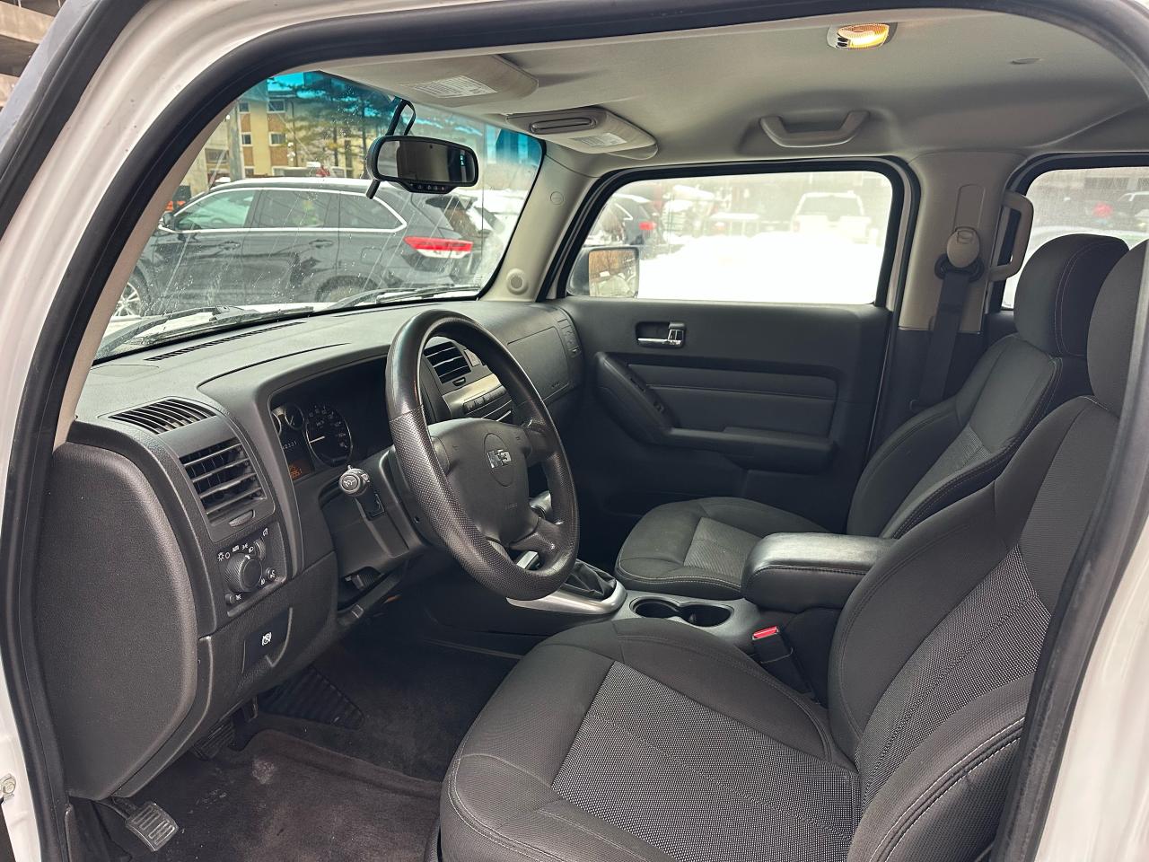 2009 Hummer H3 H3T Photo