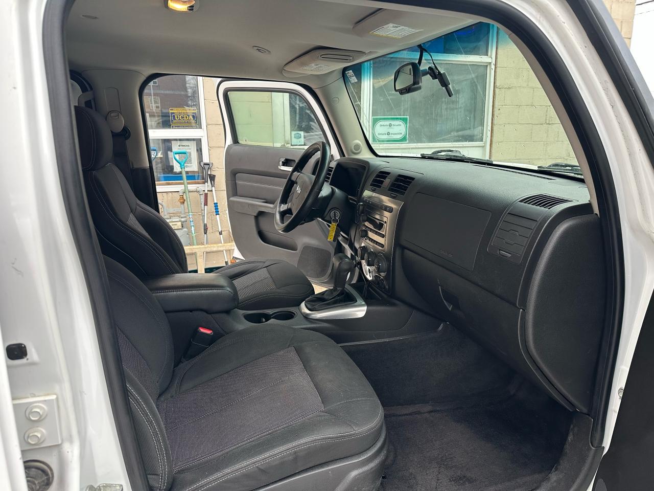 2009 Hummer H3 H3T Photo