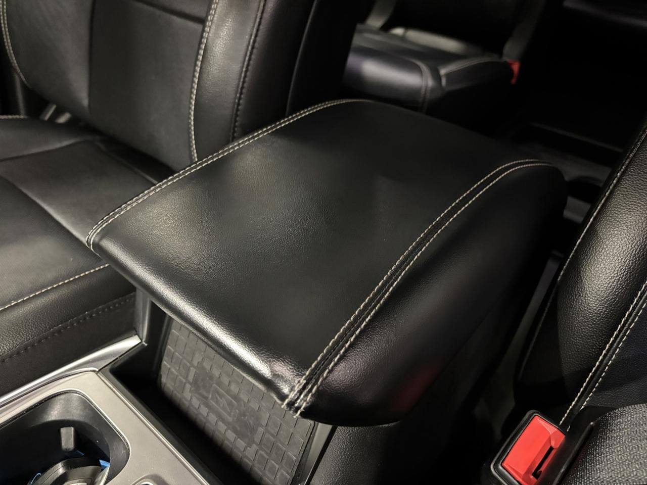 2020 Ford Explorer ST AWD Photo