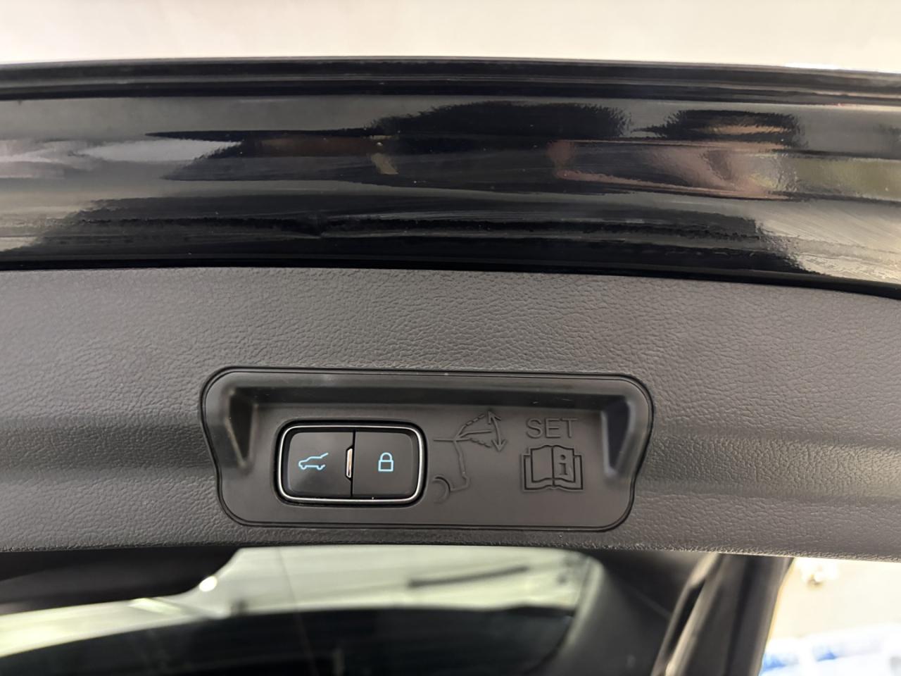 2020 Ford Explorer ST AWD Photo