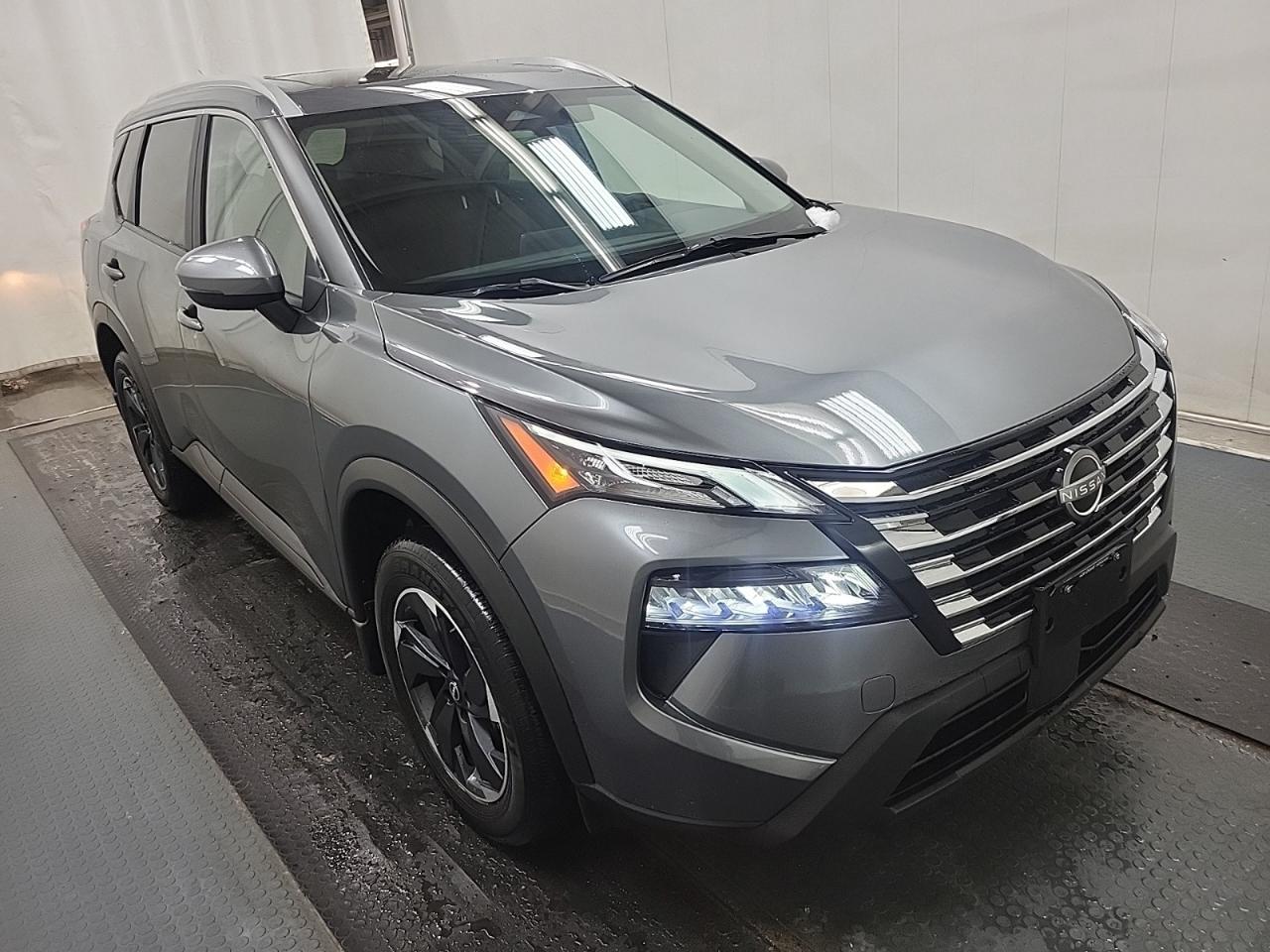2024 Nissan Rogue SV MOONROOF Photo