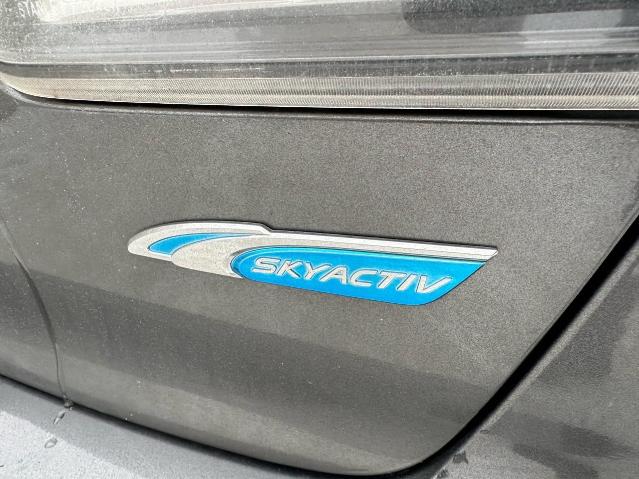 2012 Mazda MAZDA3 GS-SKY Photo