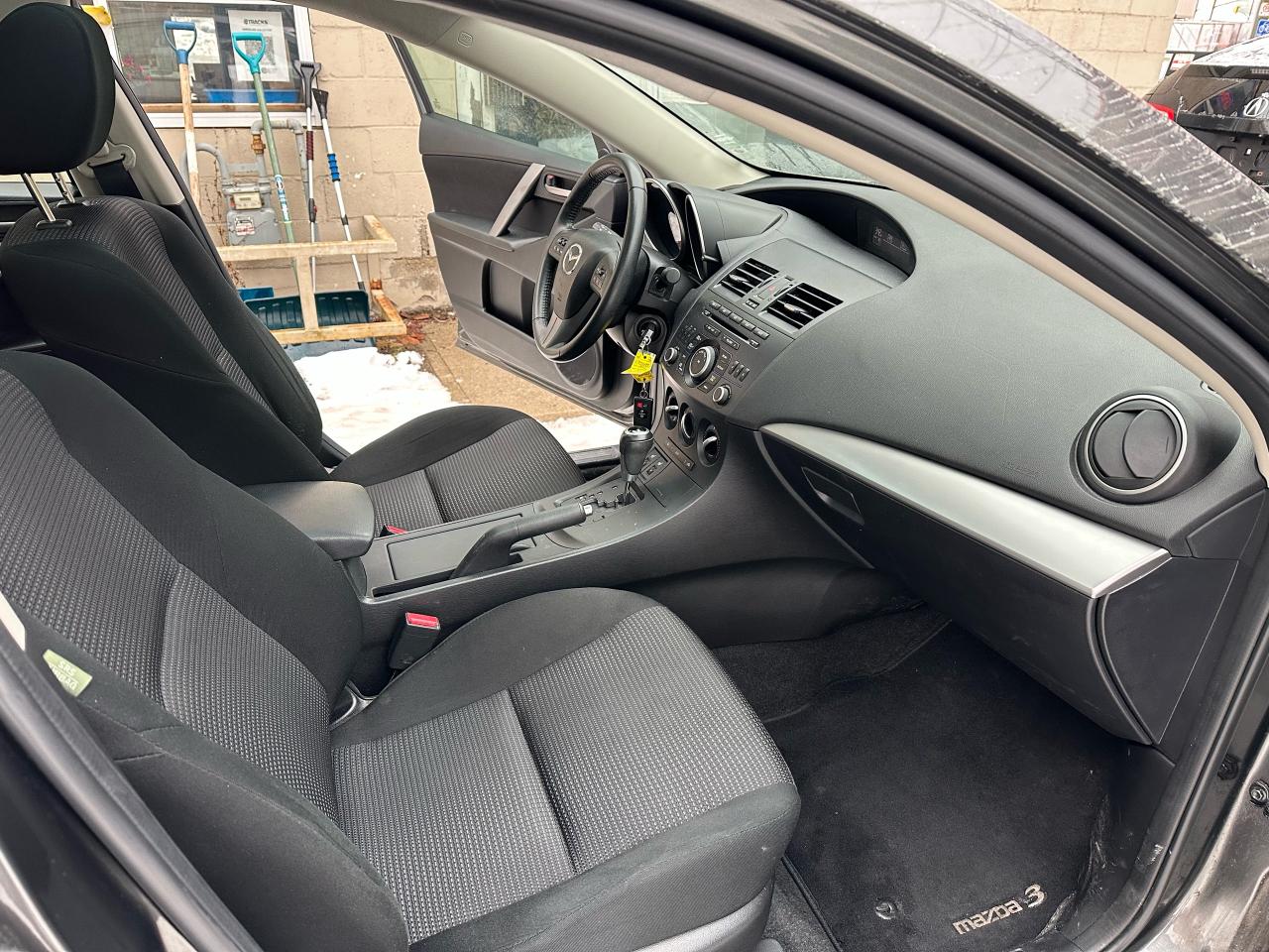 2012 Mazda MAZDA3 GS-SKY Photo