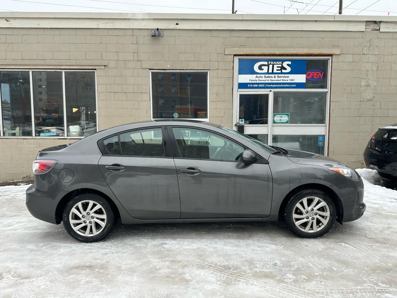 2012 Mazda MAZDA3 GS-SKY Photo