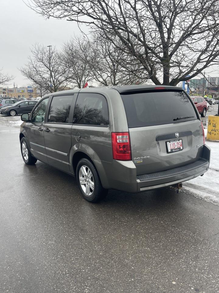 2010 Dodge Grand Caravan SE    ONLY 154,000 KMS   1 OWNER Photo2