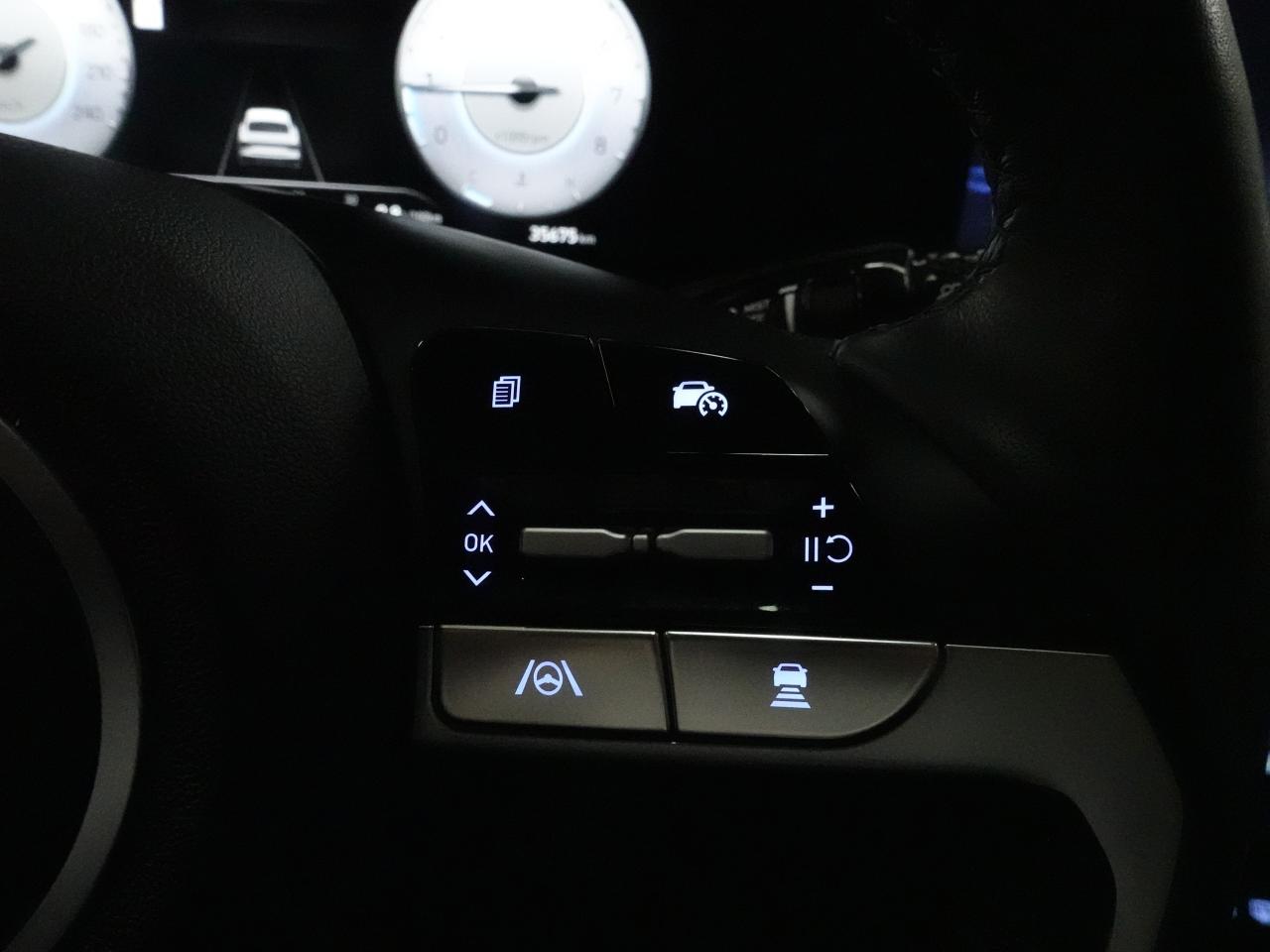 2024 Hyundai Elantra Luxury | NAV | Leather | Sunroof | BSM | CarPlay