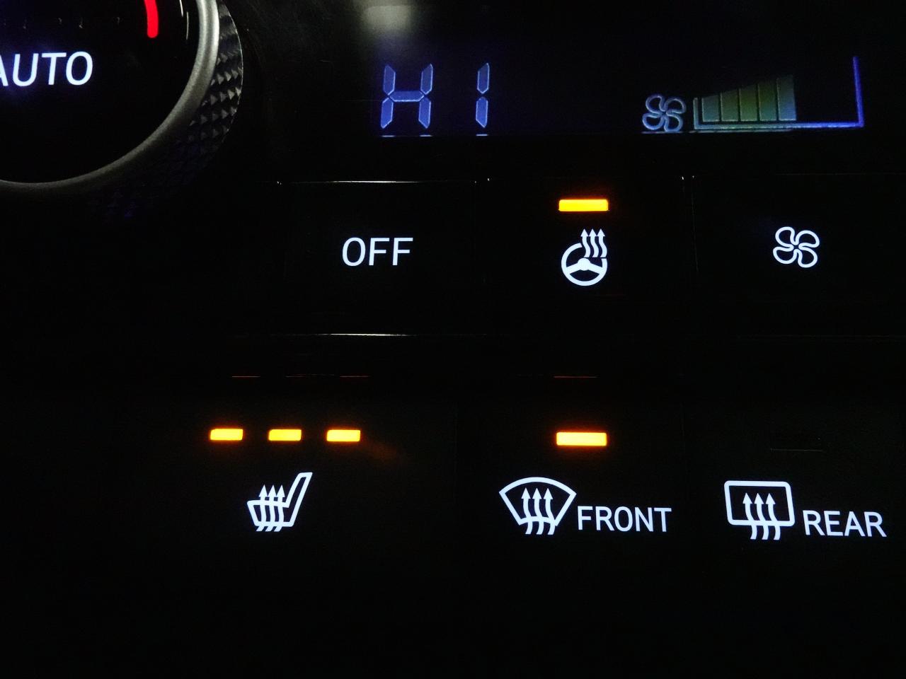 2024 Hyundai Elantra Luxury | NAV | Leather | Sunroof | BSM | CarPlay