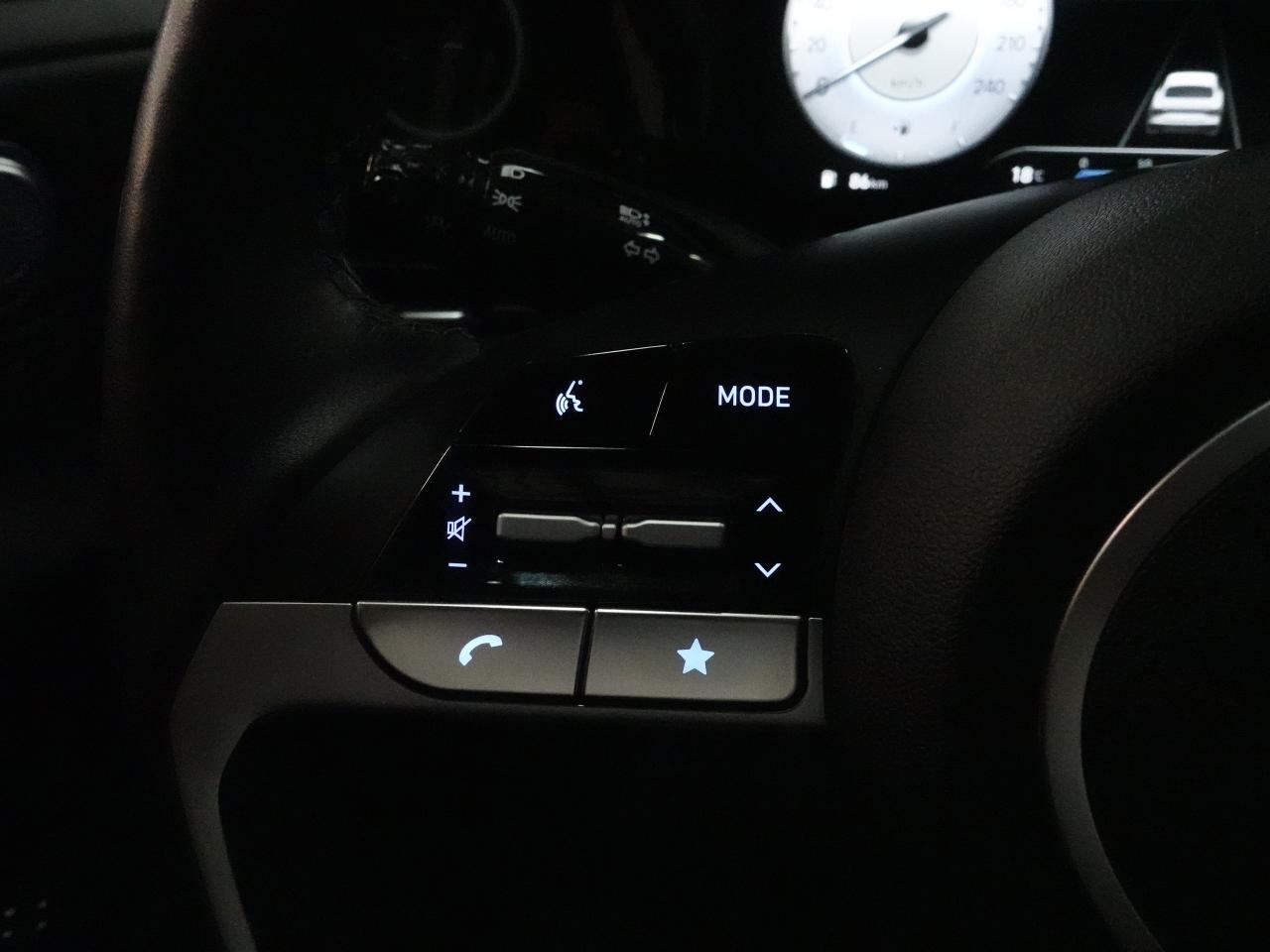 2024 Hyundai Elantra Luxury | NAV | Leather | Sunroof | BSM | CarPlay