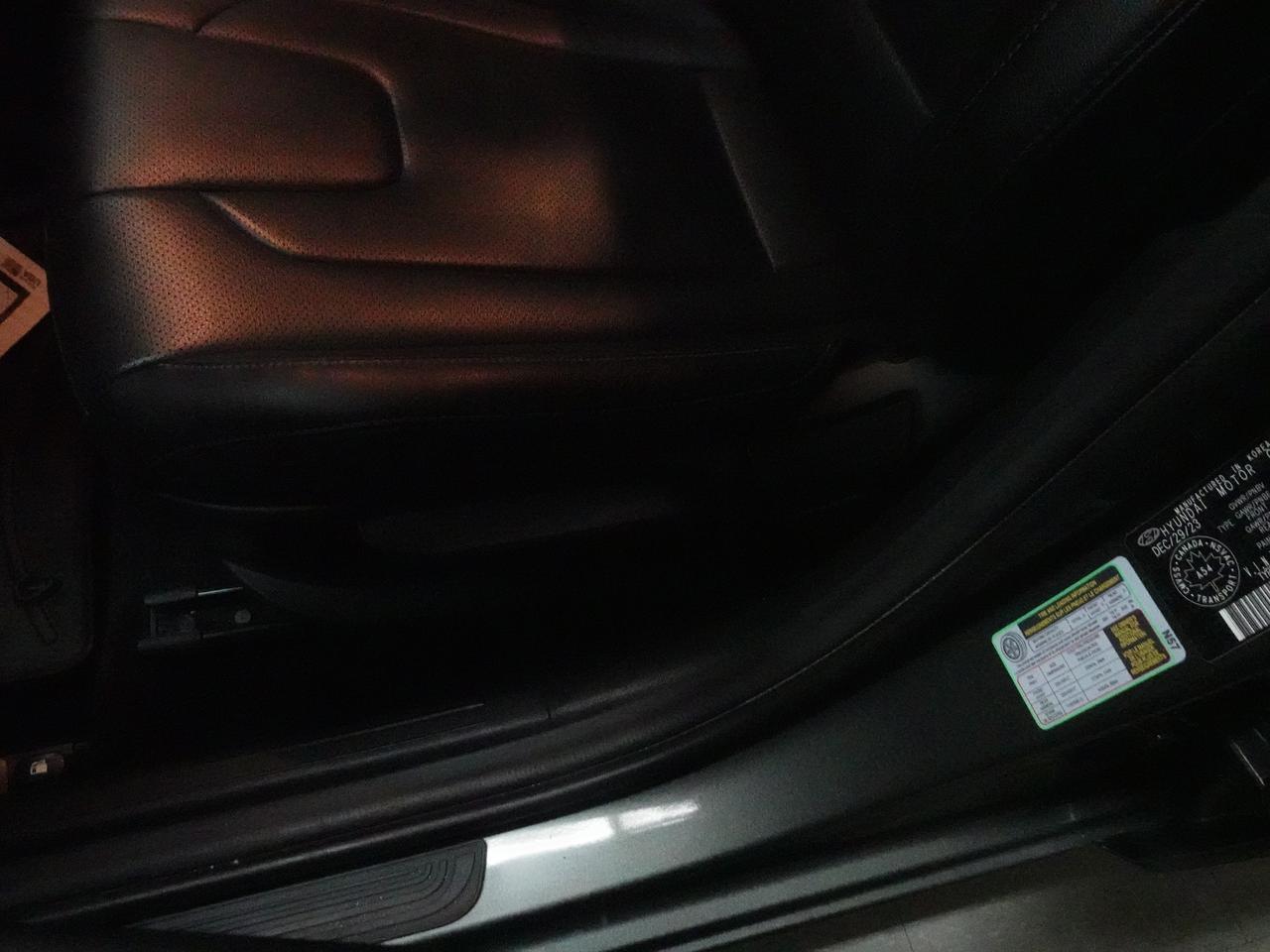 2024 Hyundai Elantra Luxury | NAV | Leather | Sunroof | BSM | CarPlay Photo