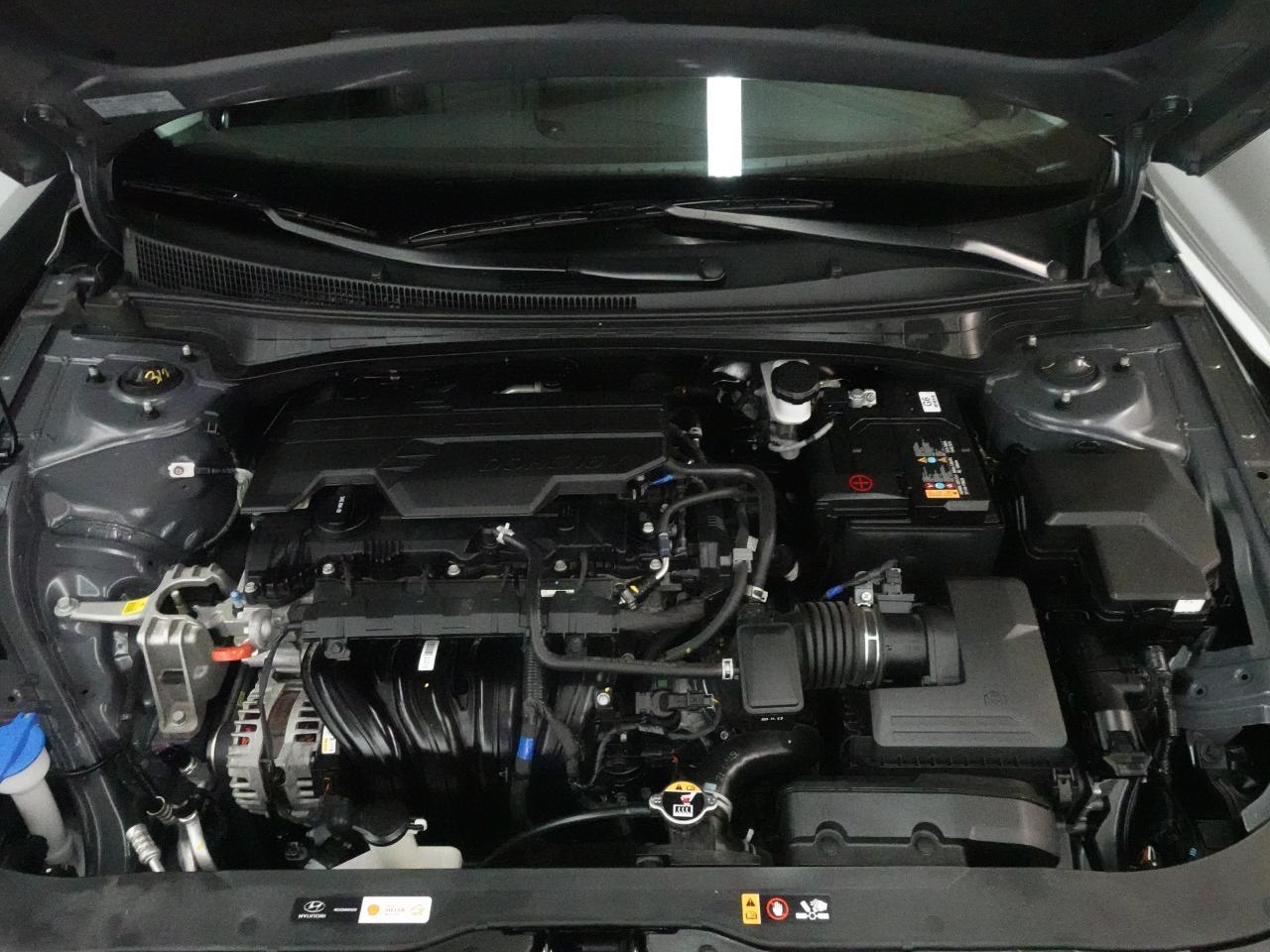 2024 Hyundai Elantra Luxury | NAV | Leather | Sunroof | BSM | CarPlay