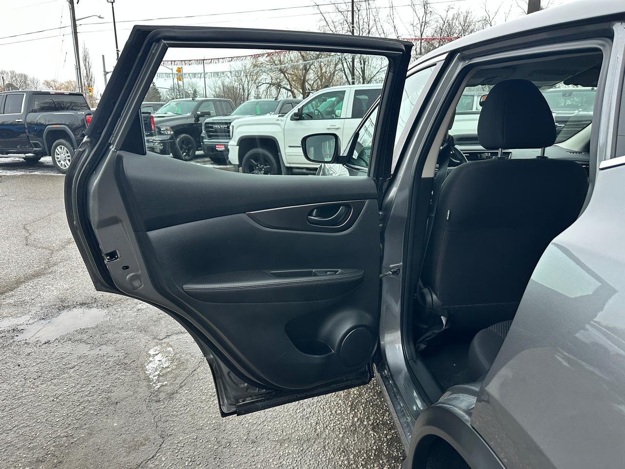 2021 Nissan Qashqai S-AWD HeatedCloth FM/XM BackupCam Bluetooth CD Photo