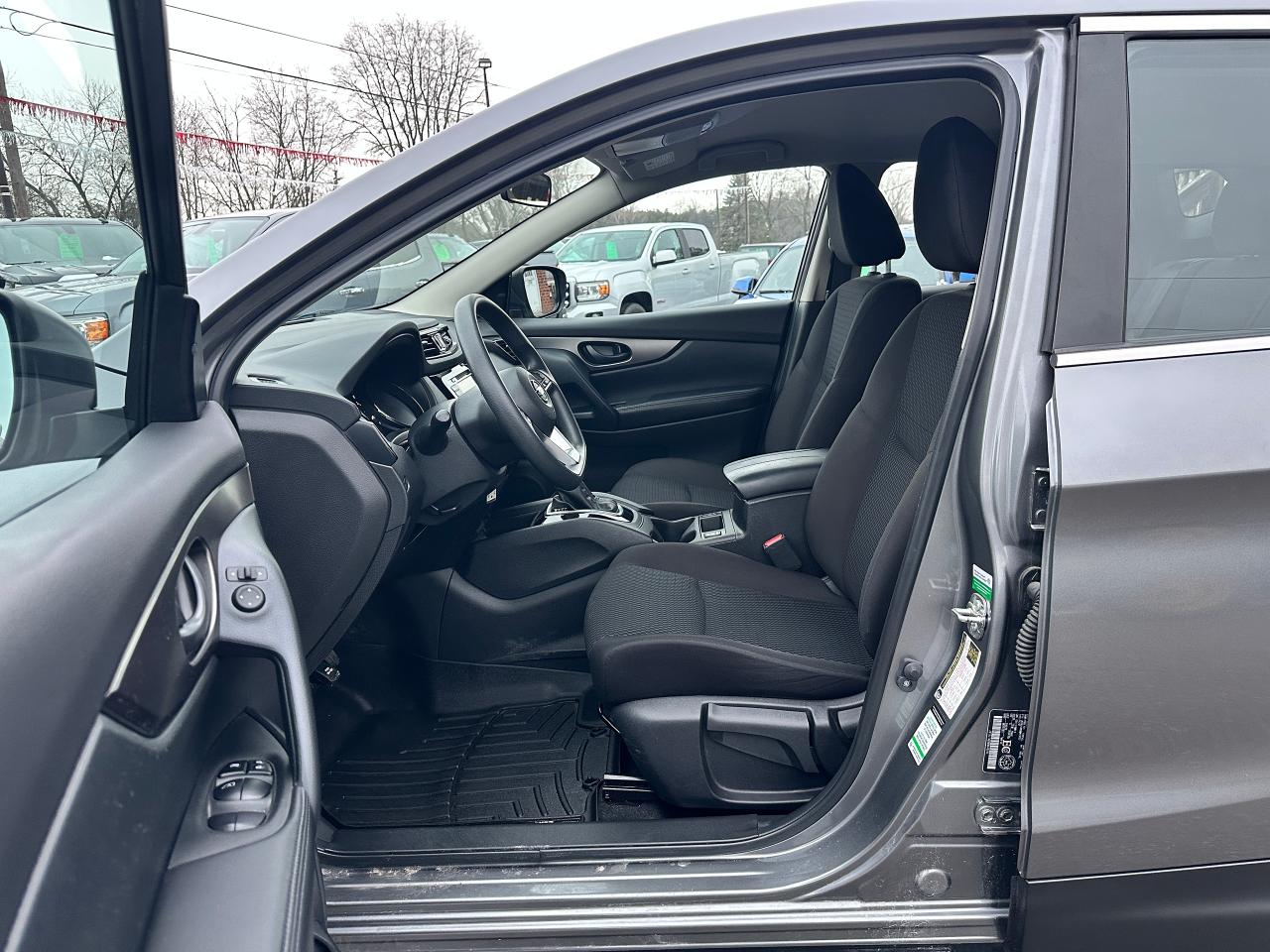 2021 Nissan Qashqai S-AWD HeatedCloth FM/XM BackupCam Bluetooth CD Photo