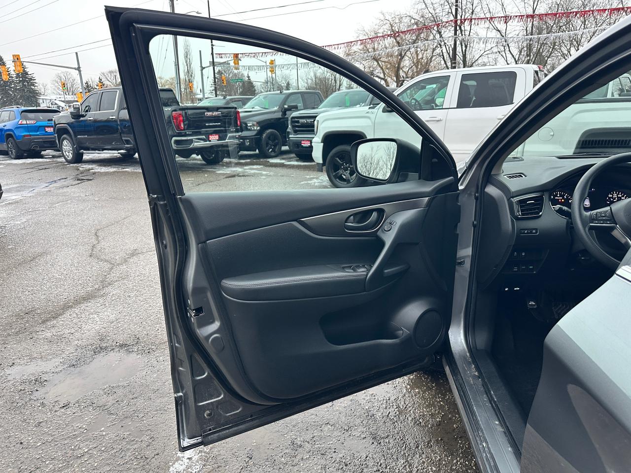 2021 Nissan Qashqai S-AWD HeatedCloth FM/XM BackupCam Bluetooth CD Photo