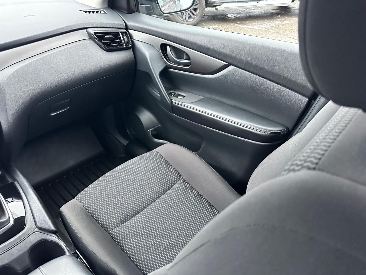 2021 Nissan Qashqai S-AWD HeatedCloth FM/XM BackupCam Bluetooth CD Photo