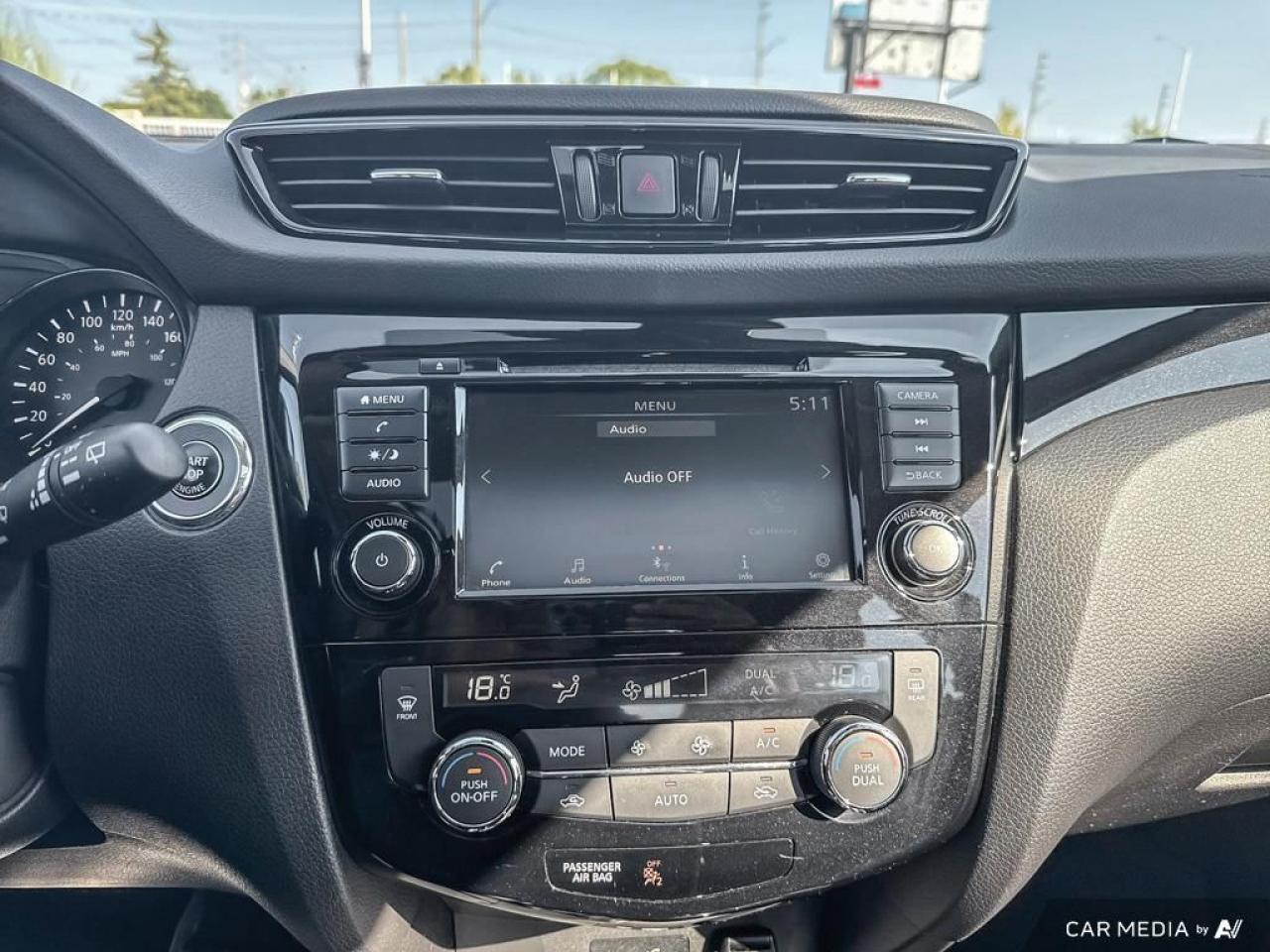 2022 Nissan Qashqai SV / NO ACCIDENTS / ROOF / HTD SEATS / AWD Photo