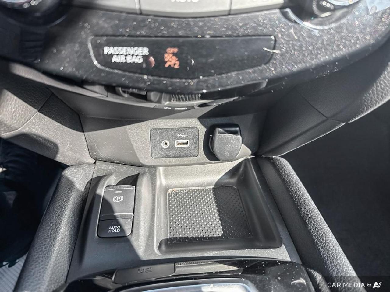 2022 Nissan Qashqai SV / NO ACCIDENTS / ROOF / HTD SEATS / AWD Photo