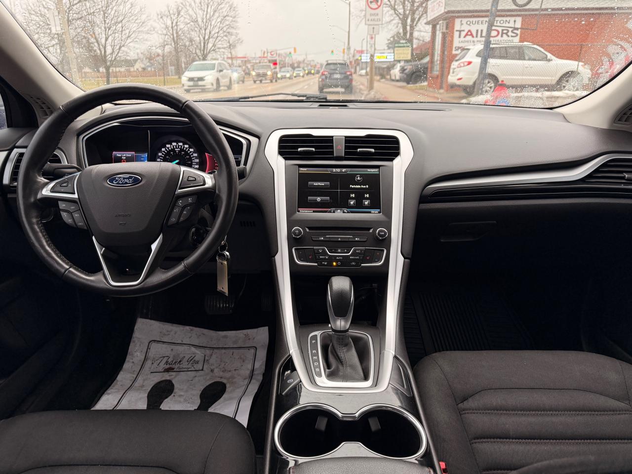 2016 Ford Fusion SE Photo