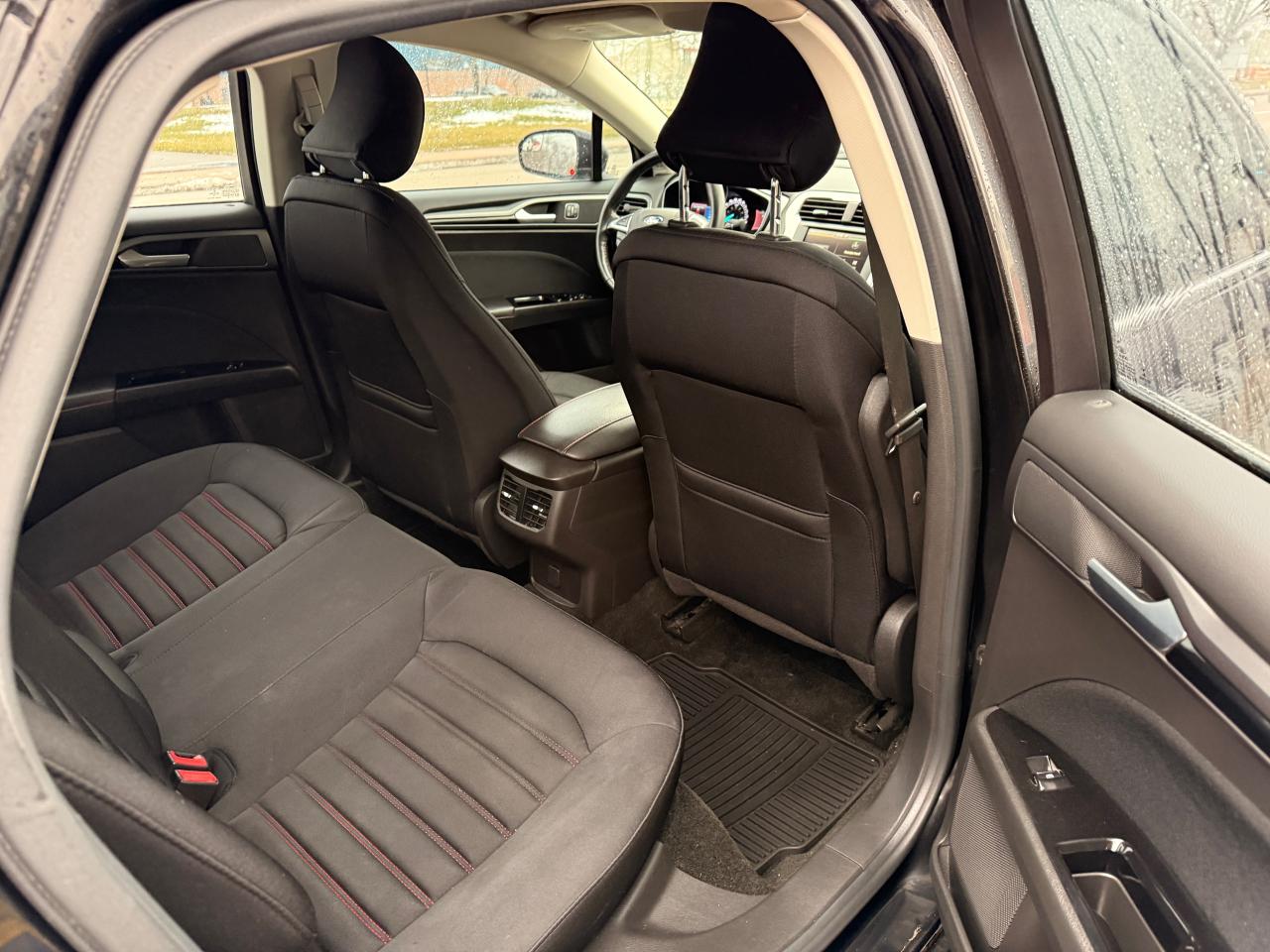 2016 Ford Fusion SE Photo