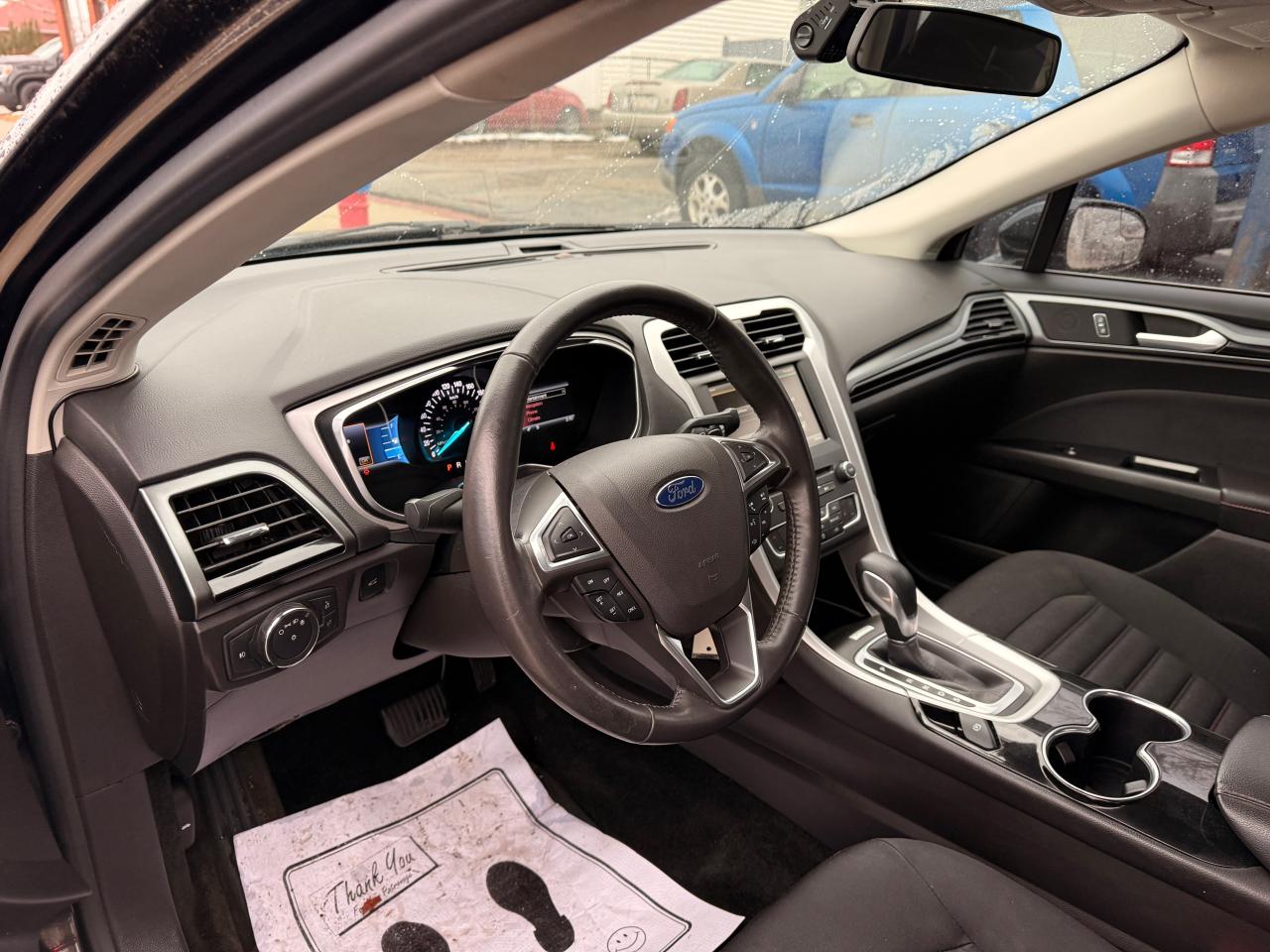 2016 Ford Fusion SE Photo
