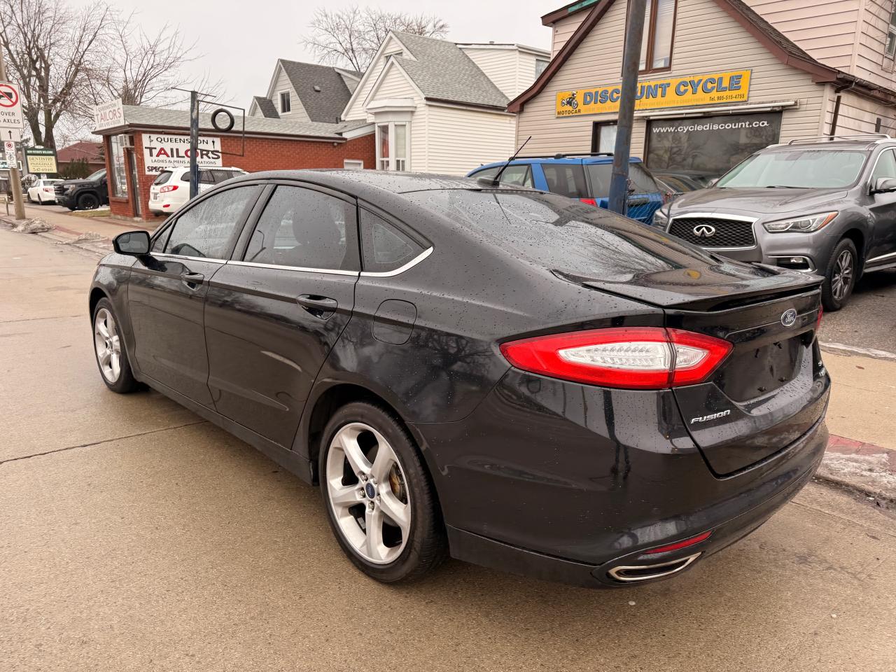 2016 Ford Fusion SE Photo