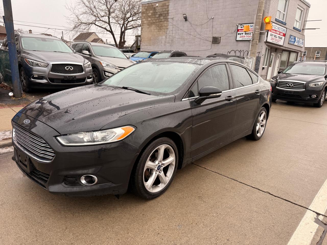 2016 Ford Fusion SE Photo2