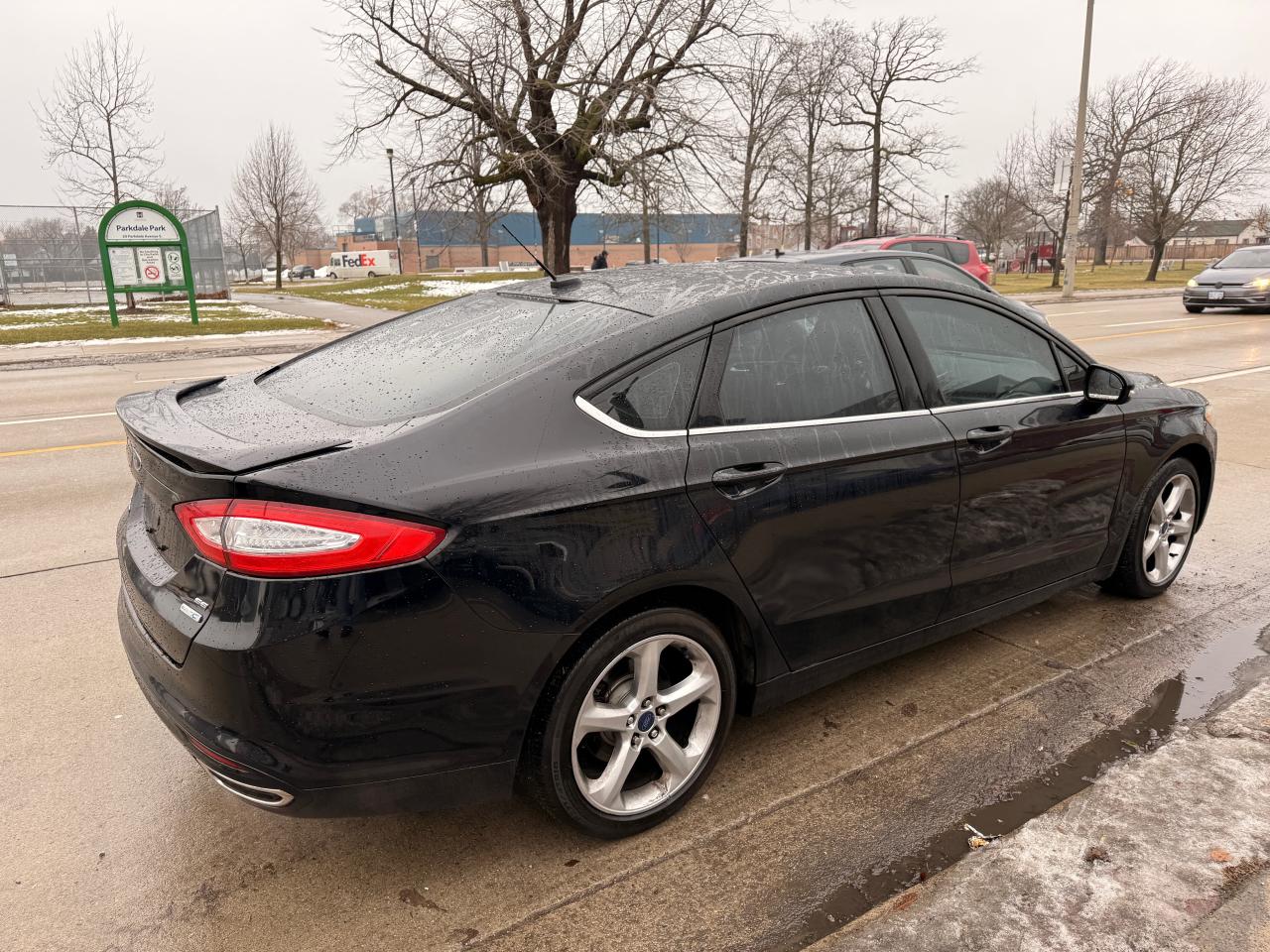 2016 Ford Fusion SE Photo