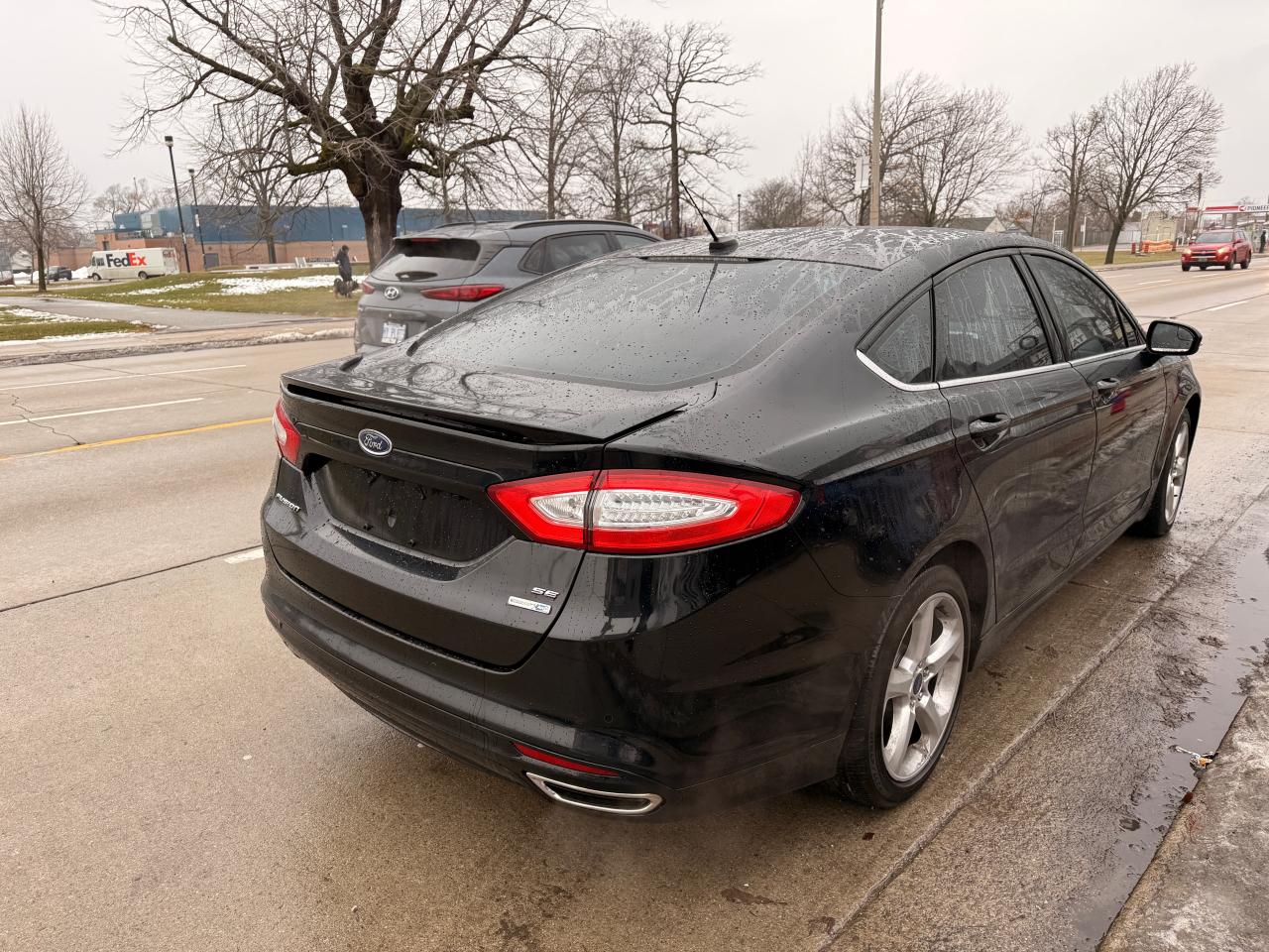 2016 Ford Fusion SE Photo