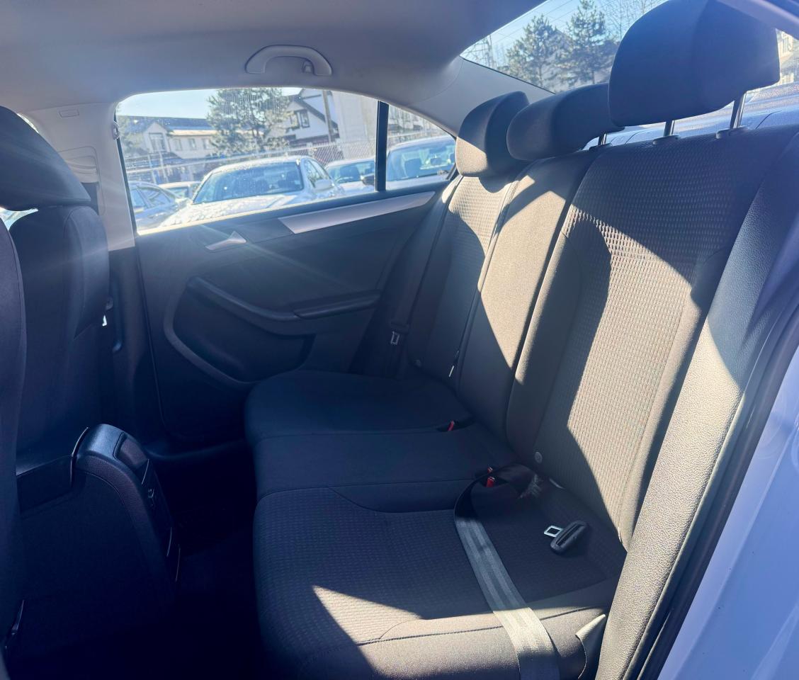 2017 Volkswagen Jetta FINANCING AVAILABLE Photo14