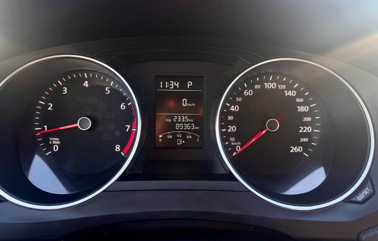 2017 Volkswagen Jetta FINANCING AVAILABLE Photo11