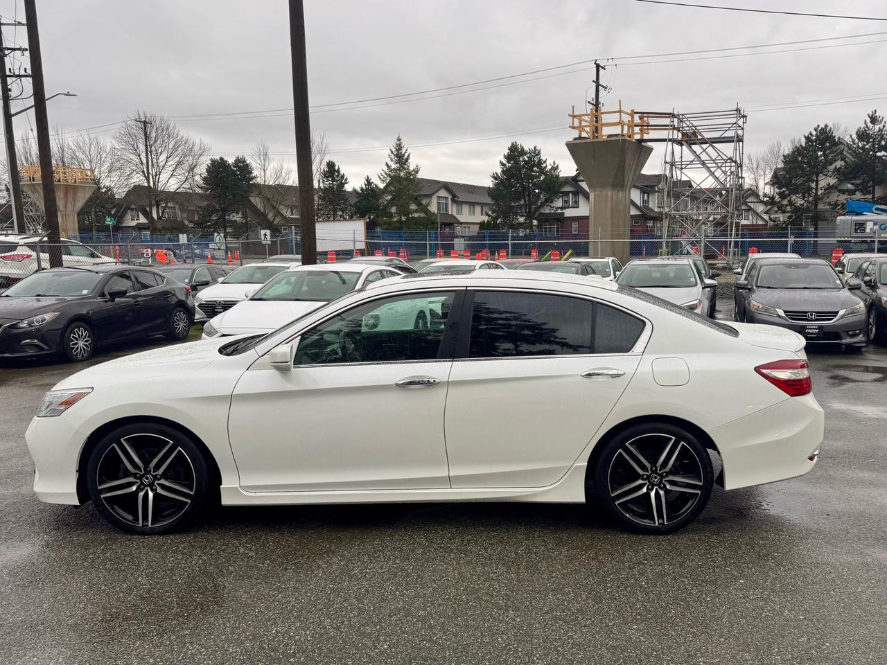 2017 Honda Accord FINANCING AVAILABLE Photo8