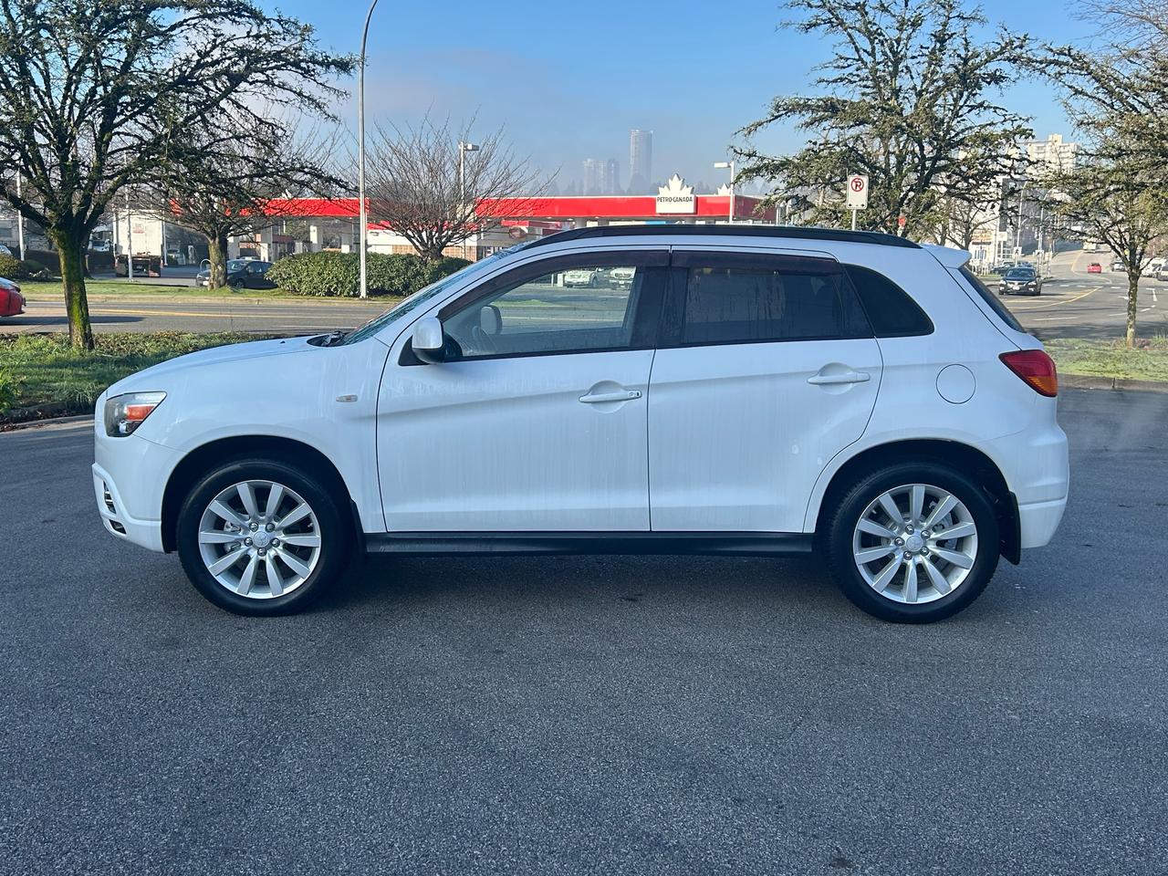 2011 Mitsubishi RVR GT - Photo #2