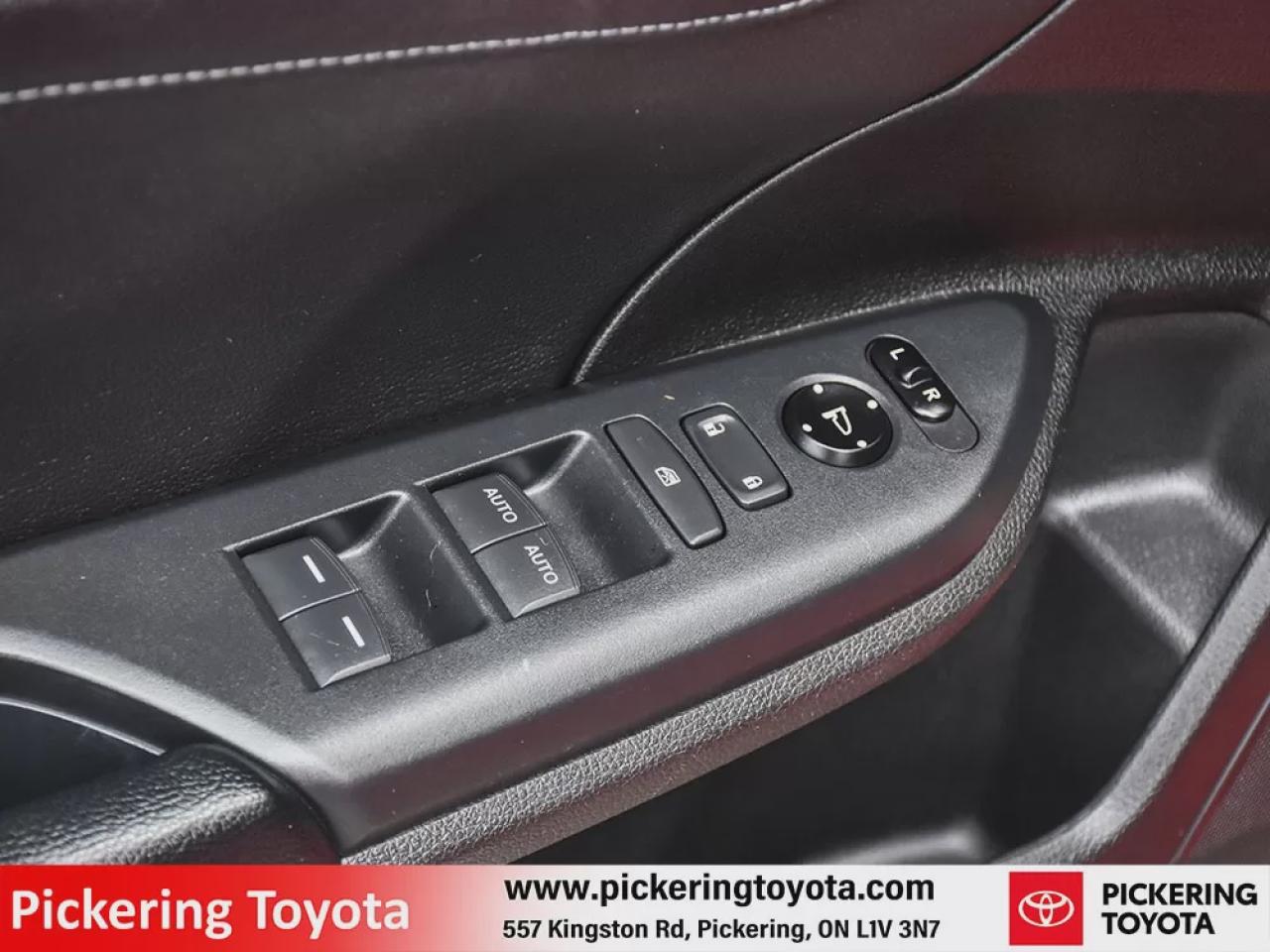 2017 Honda Civic Sport Touring Hatchback CVT Photo