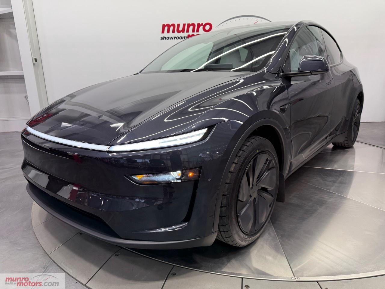 2026 Tesla Model Y Long Range AWD Photo2