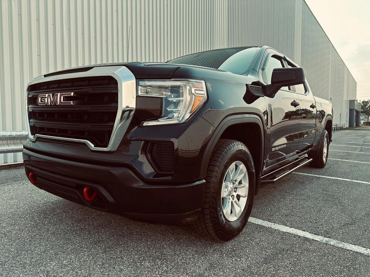 2020 GMC Sierra 1500 Crew Cab X31 -Trible Black 5.3 Litre - 6.5 Ft Box Photo
