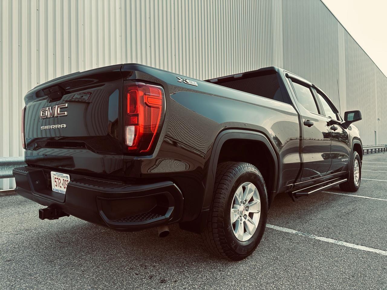 2020 GMC Sierra 1500 Crew Cab X31 -Trible Black 5.3 Litre - 6.5 Ft Box Photo