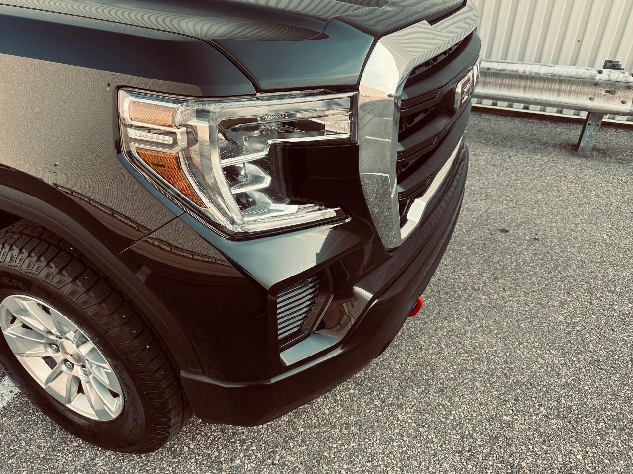 2020 GMC Sierra 1500 Crew Cab X31 -Trible Black 5.3 Litre - 6.5 Ft Box Photo