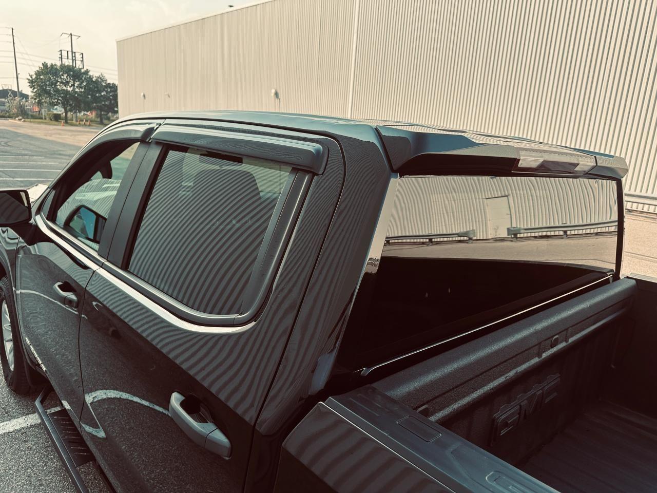 2020 GMC Sierra 1500 Crew Cab X31 -Trible Black 5.3 Litre - 6.5 Ft Box Photo