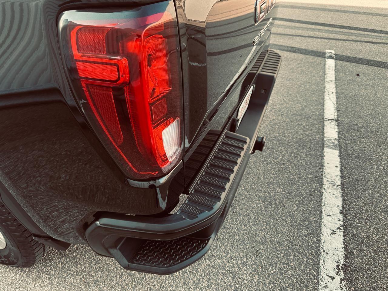 2020 GMC Sierra 1500 Crew Cab X31 -Trible Black 5.3 Litre - 6.5 Ft Box Photo