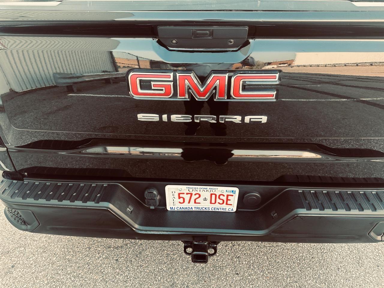 2020 GMC Sierra 1500 Crew Cab X31 -Trible Black 5.3 Litre - 6.5 Ft Box Photo
