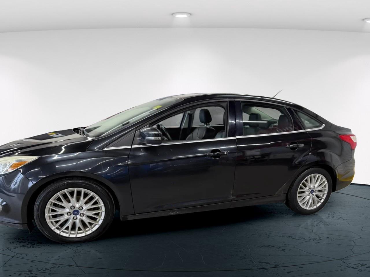 2012 Ford Focus SEL Photo3