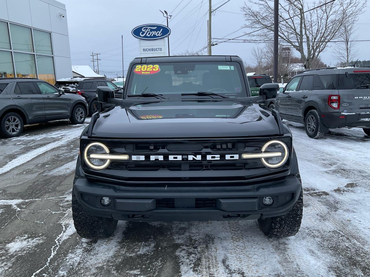 2023 Ford Bronco Outer Banks Photo1