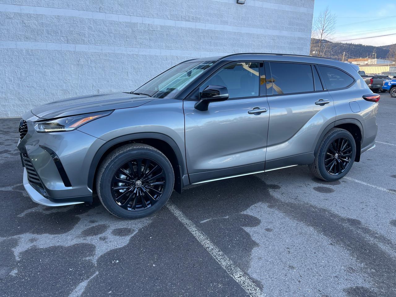 2026 Toyota Highlander XSE Photo0