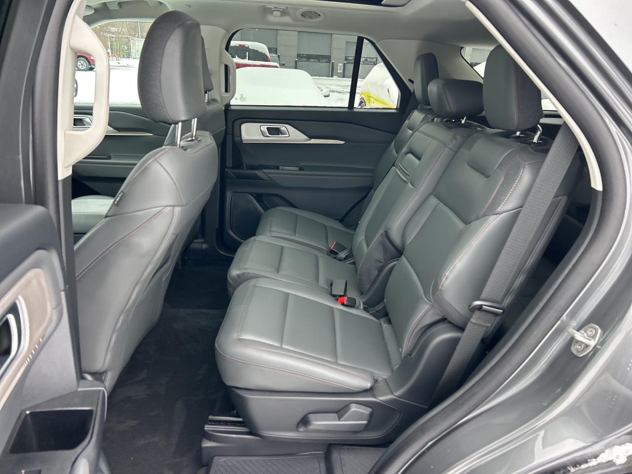 2025 Ford Explorer Active 4WD Photo