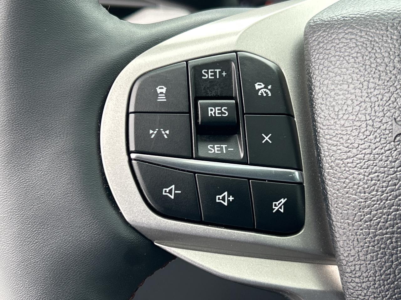 2025 Ford Explorer Active 4WD Photo