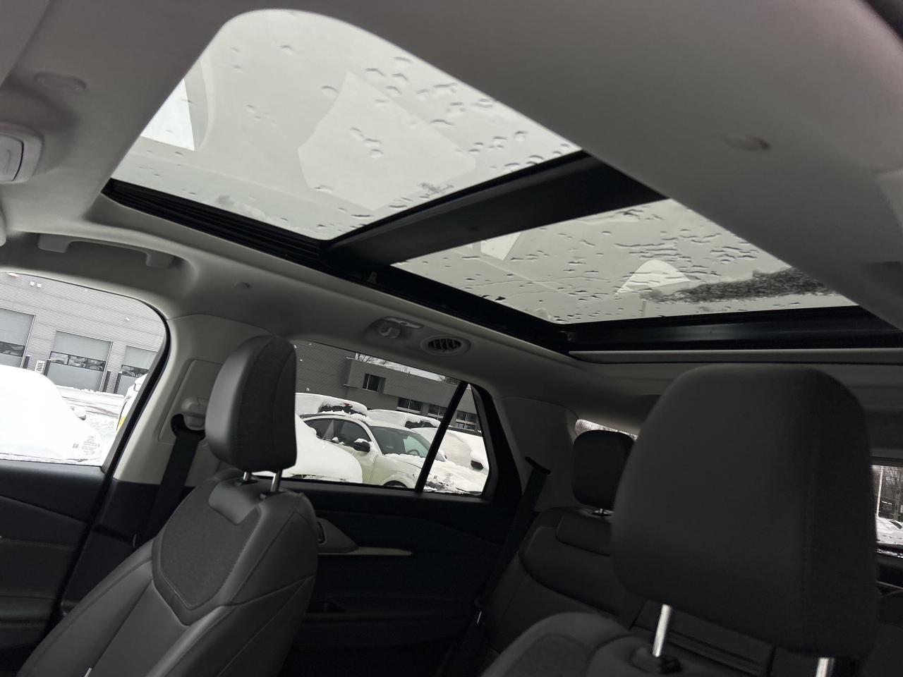 2025 Ford Explorer Active 4WD Photo