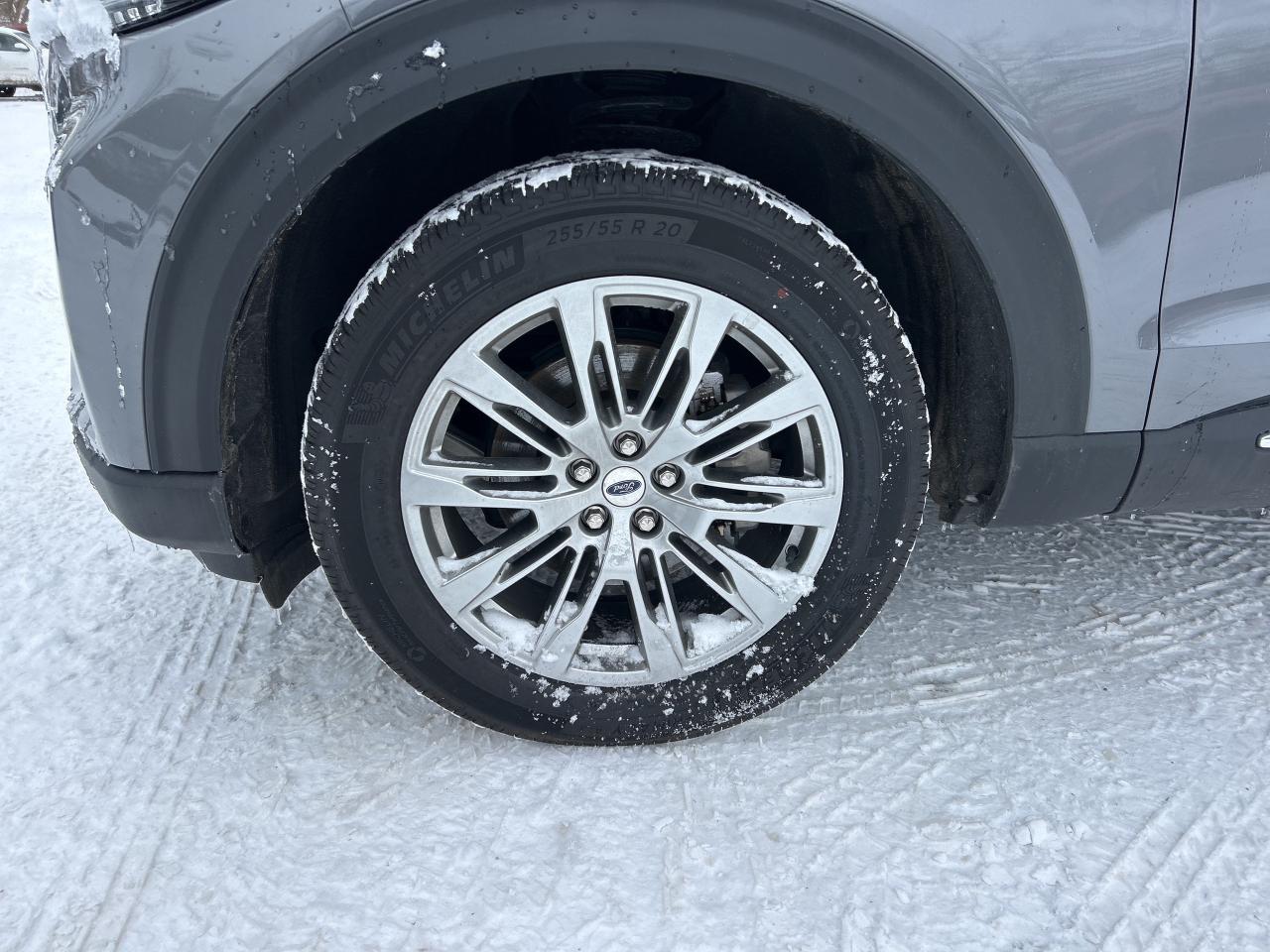 2025 Ford Explorer Active 4WD Photo