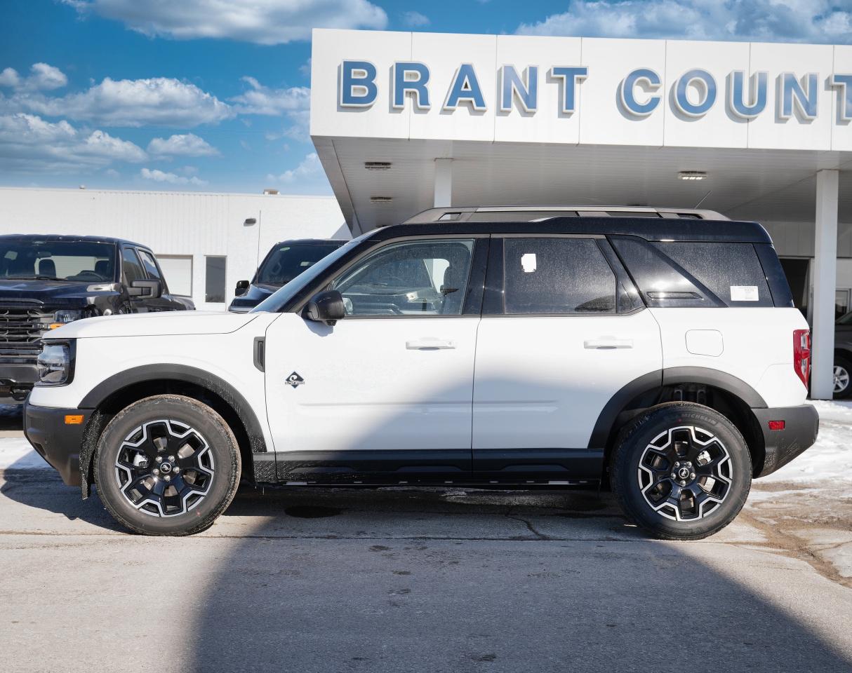 2025 Ford Bronco Sport Outer Banks | SUN ROOF | LEATHER | BUILT IN NAVI Photo2