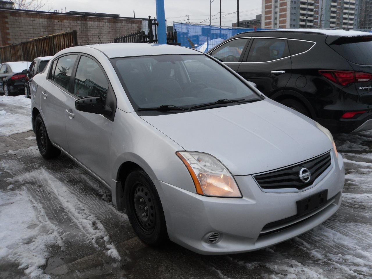2010 Nissan Sentra 4DR SDN I4 CVT 2.0 Photo2