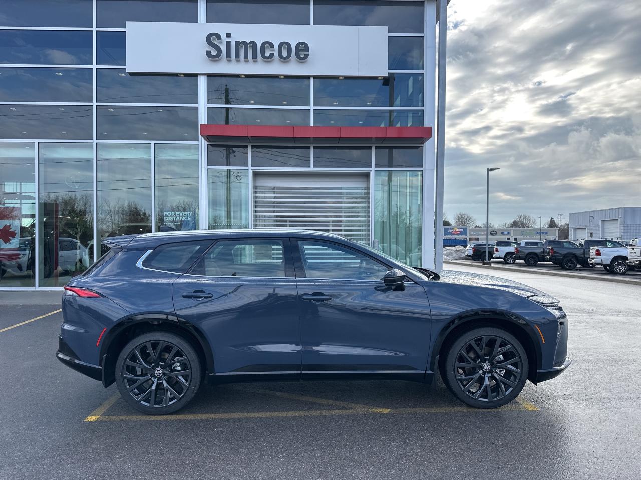 2026 Toyota Crown Signia Limited Photo3